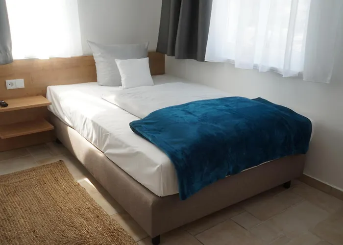 Eco Hotel *